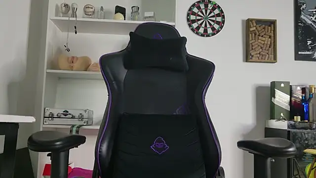 aaron nvk online show from March 4, 2026, 9:10 pm