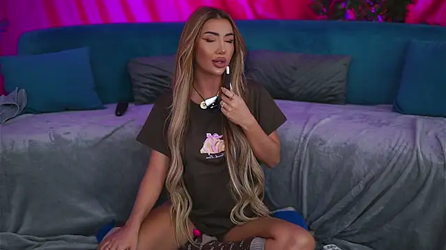 Snapshot of ZennySings chatting on October 9, 2025, 1:31 pm ZennySings online show from October 9, 2025, 1:31 pm