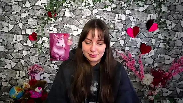 Amanda Bright  online show from February 3, 2026, 12:43 pm