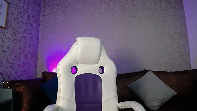 JuanKFit 45 online show from April 10, 2026, 4:50 am