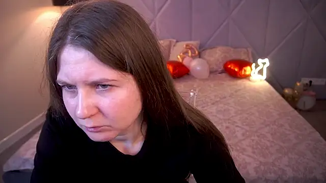 CraveeDoll online show from February 7, 2026, 1:48 pm