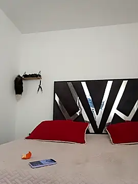 Demy Rhoades online show from November 22, 2025, 2:05 pm