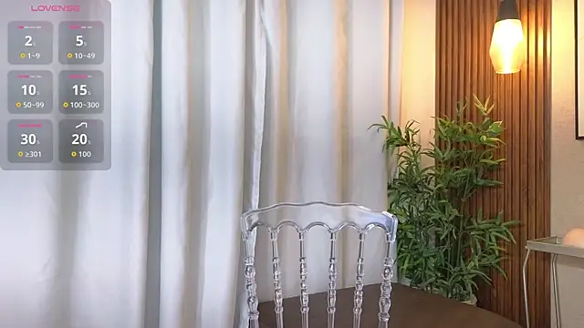 Lia Mar  online show from October 8, 2025, 6:05 pm