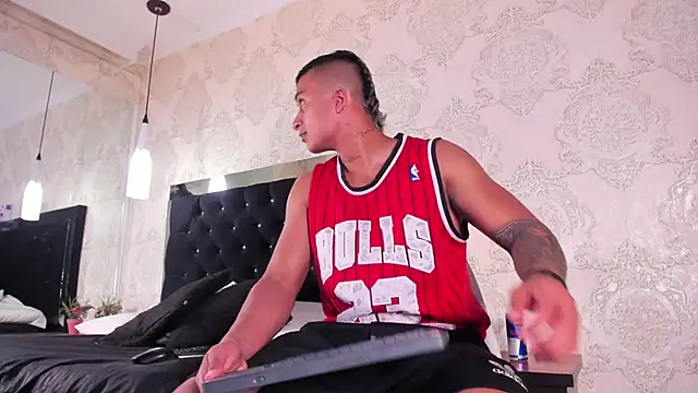 ThiagoBlaze online show from September 30, 2025, 11:43 pm