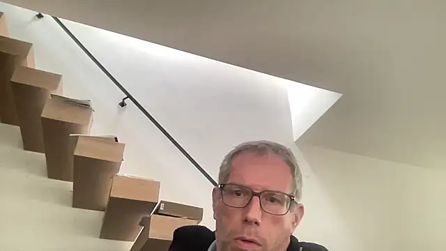 choupipat1 online show from April 6, 2026, 1:12 pm