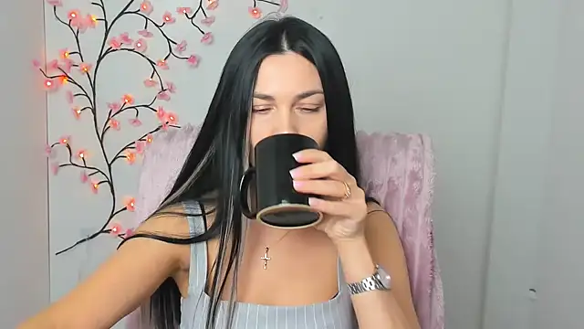 Lune Moon online show from February 24, 2026, 6:44 am