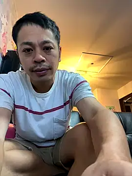 muut1215 online show from October 20, 2025, 3:56 pm