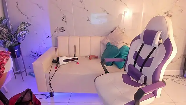 scarlett enjoy1 online show from September 10, 2025, 1:22 pm