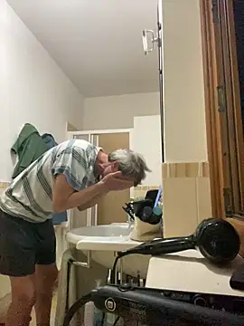 sasatimido online show from September 9, 2025, 4:12 am