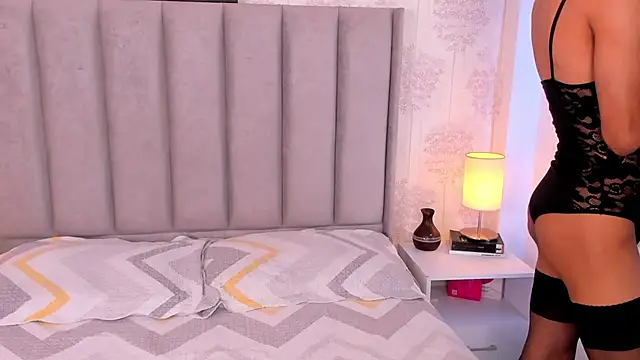 ShaynaHosk online show from April 15, 2026, 4:30 am