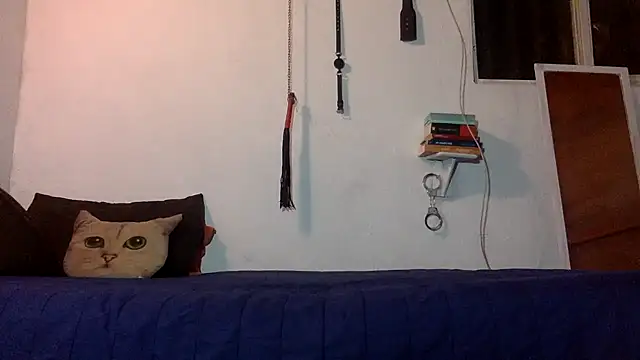 Snapshot of indomitaFox chatting on November 8, 2025, 4:01 am indomitaFox online show from November 8, 2025, 4:01 am