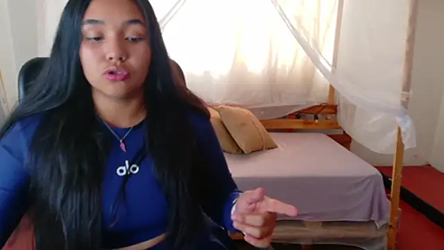 loreaniss online show from February 21, 2026, 8:43 pm