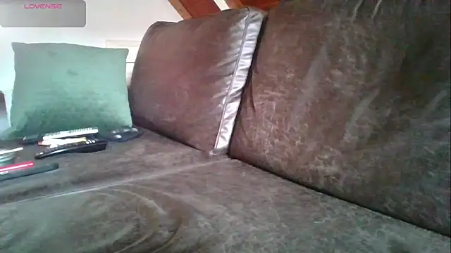 Snapshot of Vrenico-SC chatting on October 21, 2025, 1:56 pm Vrenico-SC online show from October 21, 2025, 1:56 pm