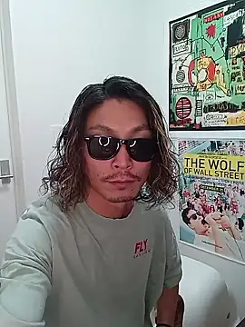 specialz0831 online show from November 7, 2025, 10:26 am