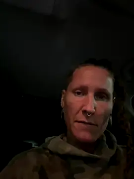 SwingWingWomanSweden online show from September 23, 2025, 6:44 pm