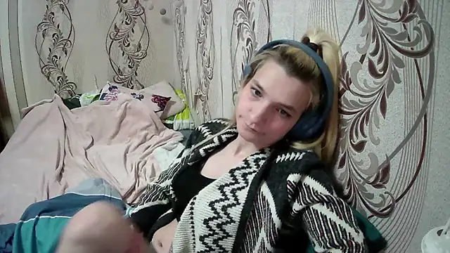 AlissaClark online show from May 6, 2026, 8:47 pm
