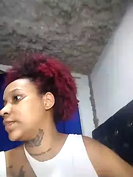 Snapshot of Vale_Nikol21 chatting on October 5, 2025, 1:48 am Vale Nikol21 online show from October 5, 2025, 1:48 am