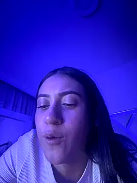 isabela l online show from December 2, 2025, 1:11 am