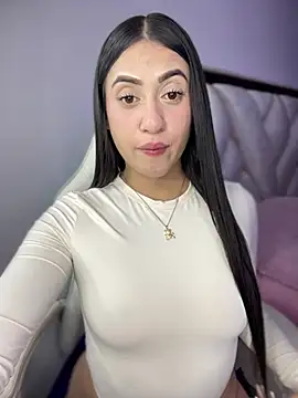 isabela l online show from January 16, 2026, 1:53 am