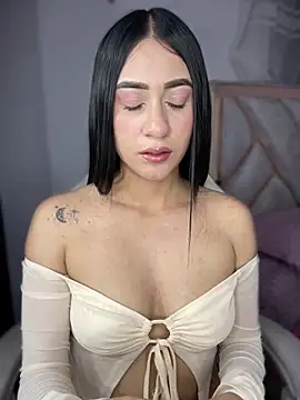 isabela l online show from March 17, 2026, 11:30 pm