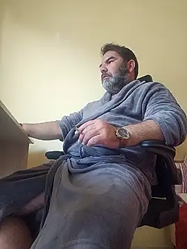 Nesch82 online show from March 3, 2026, 7:25 am