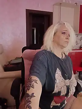 SquirtMilf00 online show from September 23, 2025, 2:03 am