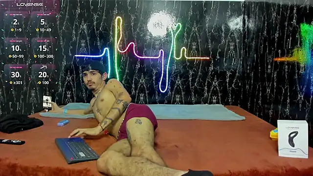 Snapshot of nextboywell1 chatting on December 23, 2025, 3:04 am nextboywell1 online show from December 23, 2025, 3:04 am