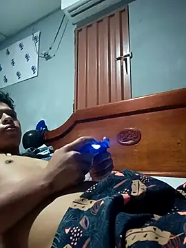 Batm01 online show from April 22, 2026, 11:06 pm