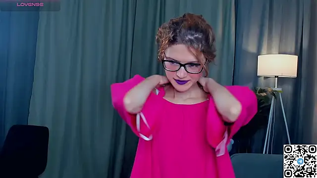 EdlinGathright online show from November 25, 2025, 4:12 am