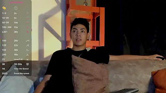 LoganTwink18 online show from February 6, 2026, 2:38 am