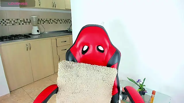 alexandra cute online show from October 31, 2025, 6:47 am