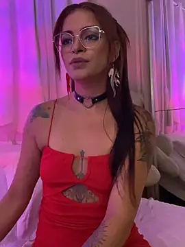 Snapshot of TayllorSweet_ chatting on April 28, 2026, 12:31 am TayllorSweet online show from April 28, 2026, 12:31 am