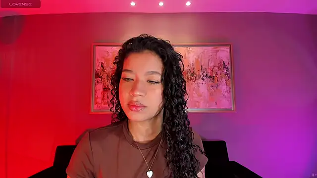 Snapshot of SophieHouston_ chatting on September 16, 2025, 4:24 am SophieHouston  online show from September 16, 2025, 4:24 am