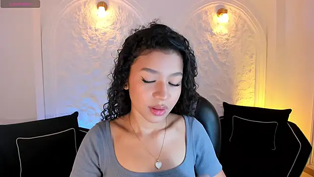 Snapshot of SophieHouston_ chatting on September 25, 2025, 2:48 am SophieHouston  online show from September 25, 2025, 2:48 am