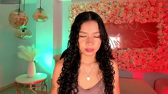 Snapshot of SophieHouston_ chatting on September 30, 2025, 2:27 am SophieHouston  online show from September 30, 2025, 2:27 am