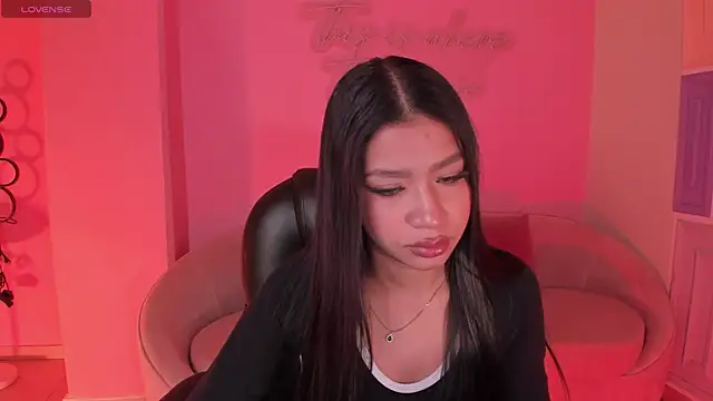 Snapshot of SophieHouston_ chatting on May 14, 2026, 3:13 am SophieHouston online show from May 14, 2026, 3:13 am