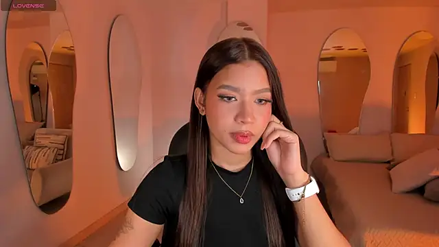 Snapshot of SophieHouston_ chatting on June 25, 2026, 2:55 am SophieHouston online show from June 25, 2026, 2:55 am