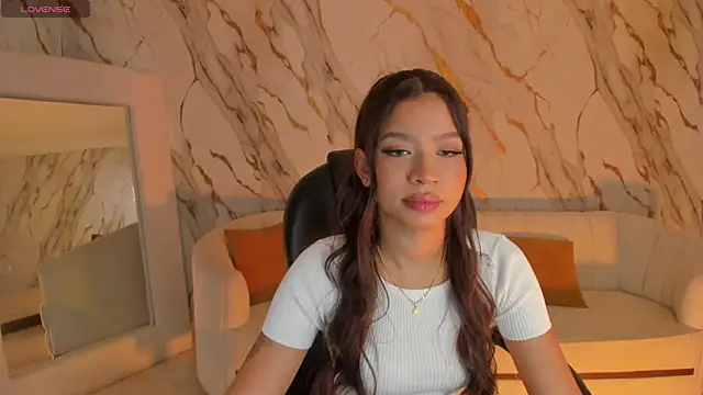 Snapshot of SophieHouston_ chatting on July 22, 2026, 2:36 am SophieHouston online show from July 22, 2026, 2:36 am