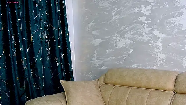 KaylaLewys online show from January 16, 2026, 6:34 pm