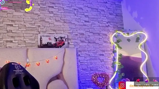 boyfox tay online show from February 6, 2026, 7:28 pm