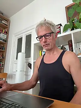 SexyLeon8 online show from September 15, 2025, 9:20 am