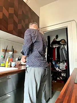 SexyLeon8 online show from November 4, 2025, 8:35 am