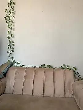 StrawberryXpeach online show from April 2, 2026, 11:19 am