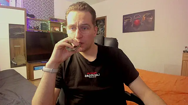 romiosabrino online show from May 12, 2026, 2:47 pm