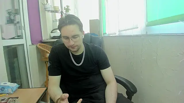 romiosabrino online show from May 26, 2026, 1:07 pm