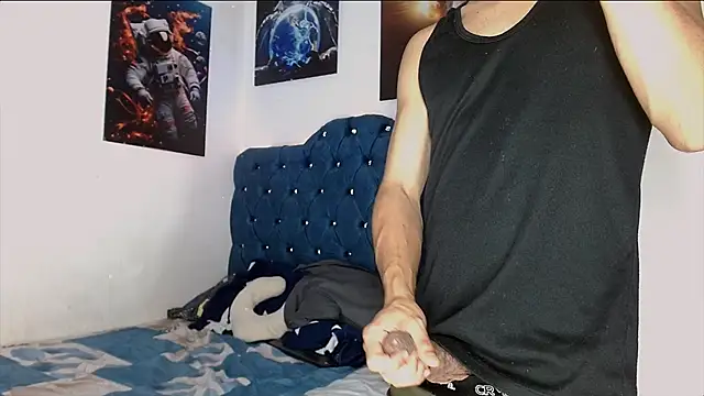 Arturocontreras11 online show from December 5, 2025, 4:54 am