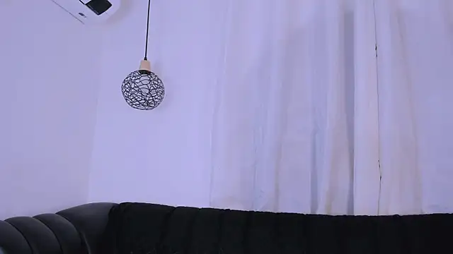 Akira Hime online show from October 10, 2025, 2:43 am