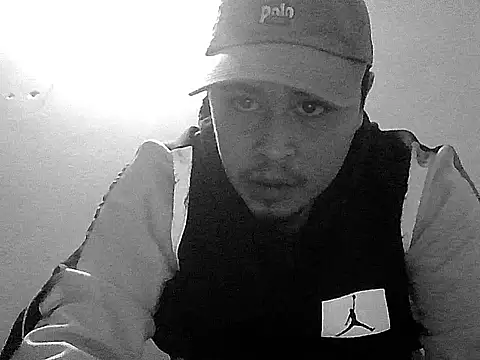 Snapshot of jorgexsuil2hh chatting on February 1, 2026, 6:23 am jorgexsuil2hh online show from February 1, 2026, 6:23 am