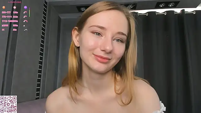 Snapshot of ElvinaRose chatting on October 13, 2025, 3:39 am ElvinaRose online show from October 13, 2025, 3:39 am