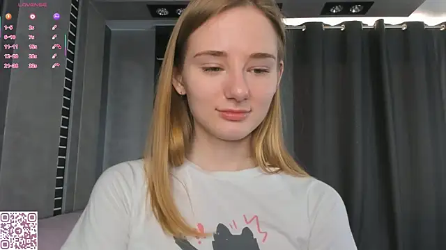 Snapshot of ElvinaRose chatting on October 20, 2025, 3:40 am ElvinaRose online show from October 20, 2025, 3:40 am